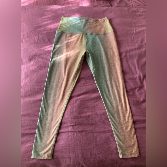 Beyond’s Yoga Prismatic Spacedye Leggings - Picture 4 of 6